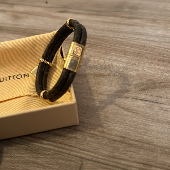 Authentic Louis Vuitton “KEEP IT TWICE BRACLET”!  Like-New Excellent Condition! - Picture 5 of 6